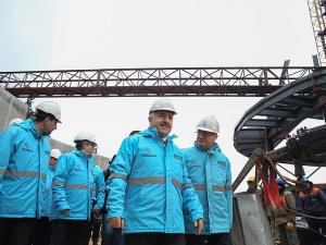 Ahmet Arslan Küçük Çamlıca TV-Radyo Kulesi inşaatında incelemelerde bulundu