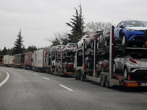 Kapıkule'de TIR kuyruğu 15 kilometreye ulaştı