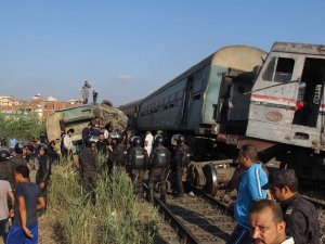 Mısır'da tren kazası: 10 ölü
