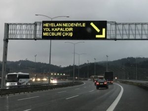 Gebze-Orhangazi-İzmir otoyolunun kenarında heyelan meydana geldi