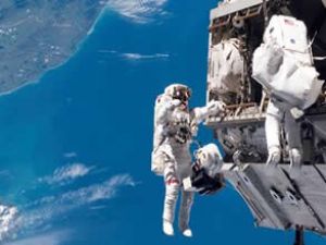 Rusya, uzaya gidecek astronotlar arıyor