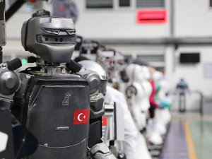 'İnsansı' robotlar kışla nöbetine talip