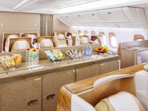 Emirates, Boeing 777 uçağındaki yeni Business Class koltuklarını tanıttı