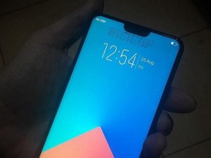 Vivo V9'un özellikleri, görüntüleri ve fiyatı sızdı