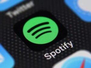 Spotify sesle arama özelliğini test ediyor