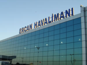 Yolcu uçakları Ercan Havalimanı'na inemedi