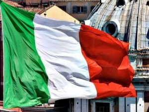 Fitch, İtalya'nın kredi notunu teyit etti