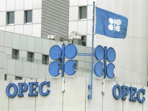 OPEC, petrol üretimini artırabilir