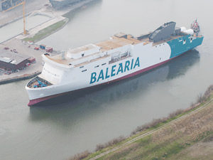 Baleria'nın ilk LNG yakıtlı feribotu suya indirildi