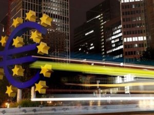 Euro Bölgesi'nde yatırımcı güveni 3 aydır düşüyor