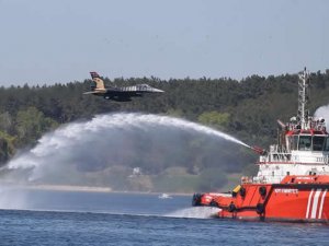 SOLOTÜRK'ün '23 Nisan' gösterisi nefes kesti