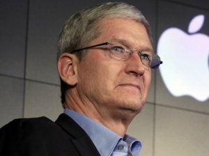 Trump, Apple CEO'su Cook ile ticareti görüştü