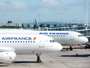 Air France uçakları AHL'ye acil iniş yaptı