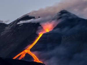 Hawaii'de  bin 700'den fazla kişi tahliye edildi