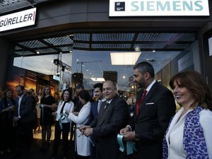 Siemens'in dünyadaki ikinci "deneyim" mağazası Ankara'da açıldı