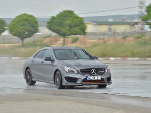 Mercedes-Benz Akademi Güvenli Sürüş Eğitimi Gaziantep’te yapıldı