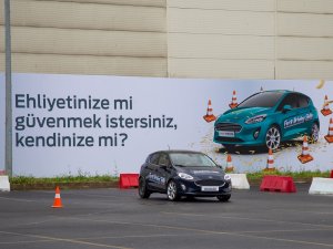 Gençler, sürüş becerilerini Ford Sürüş Akademisi ile geliştirdi