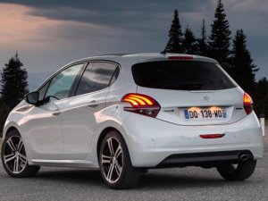 Yeni Peugeot 208 eğlenceli bir video ile tanıtıldı!