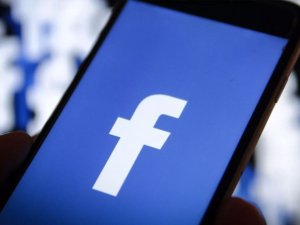 Facebook'un kullanıcı verilerini paylaştığı iddia edildi