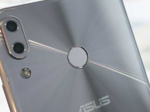 Asus oyuncu telefonunu tanıtıyor!