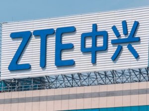 Trump, ZTE'nin ambargosunu 1.3 milyar dolara kaldırıyor