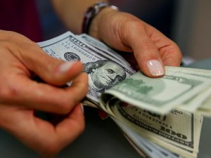 Dolar/TL'de düşüş sürüyor