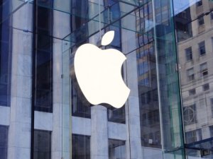 1 trilyon dolarlık şirket yarışında Apple arayı açıyor