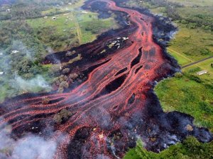 Hawaii'de lavlar 117 evi yok etti