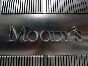 Moody's 17 Türk bankasının notunu düşürdü