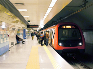 Aksayan metro seferleri yeniden başladı