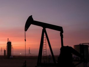 ABD'nin ticari ham petrol stokları sert düştü