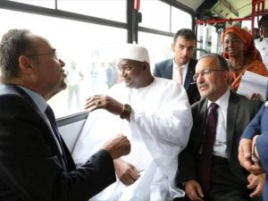 Türkiye Gambiya'ya otobüs yardımı yaptı
