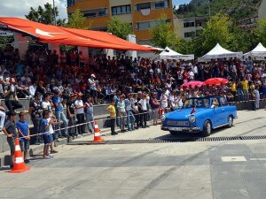 Modifiye araç tutkunları Amasya'da buluştu