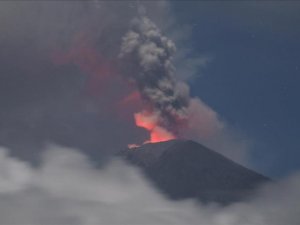 Agung Yanardağı çevresinde tahliye sayısı artıyor