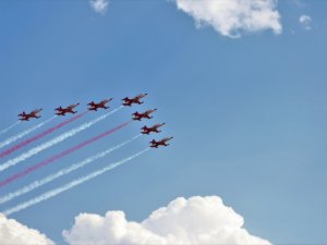 Türk Yıldızları Isparta'da gösteri yaptı