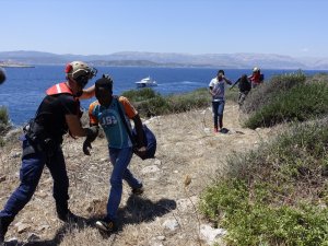 Boğaz Adası'nda mahsur kalan göçmenler kurtarıldı