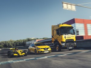 Renault Trucks'tan Renault T Sport Racing Yüksek Kabin
