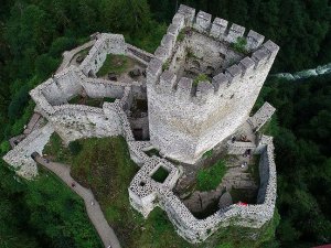 Zil Kale turistlerin ilgi odağı oldu