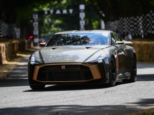 NISSAN GT-R'ın 50'nci yıla özel versiyonunu tanıttı