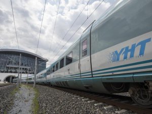 Ankara-İstanbul YHT hattı tren trafiğine kapatıldı