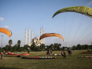 Yamaç paraşütçülerinin yeni gözdesi Adana