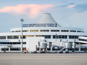 Antalya'ya havayoluyla gelen yabancı sayısı yüzde 32 arttı