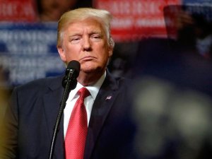 Trump, İran yaptırımlarıyla ilgili kararnameyi imzaladı