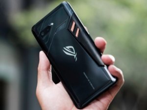 ASUS ROG Phone fiyatı dudak uçuklatacak cinsten!