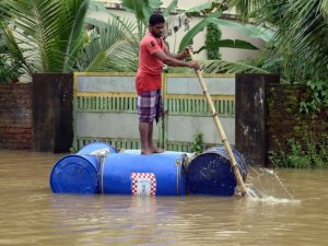 Hindistan’da sel felaketi: 37 ölü