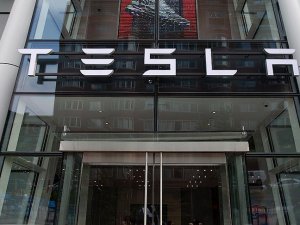 Tesla 'borsadan çekilme' için komisyon kurdu