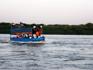 Nil Nehri'nde öğrencileri taşıyan tekne battı: 23 ölü
