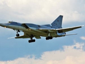 Rusya, yeni bombardıman uçağını tanıttı