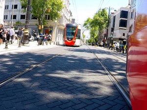 İstanbul'da tramvay kazası: İki turist yaralandı