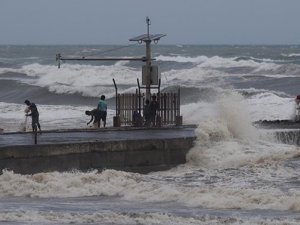 Filipinler'deki Mangkhut tayfununda ölü sayısı 64'e yükseldi